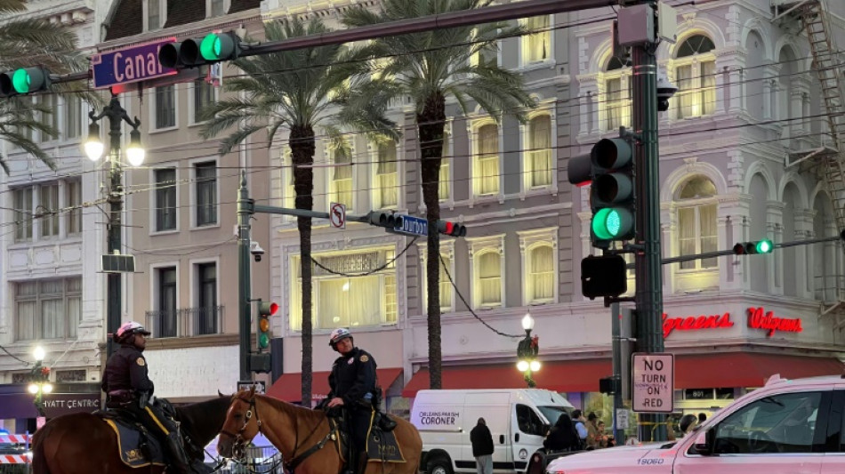 Un vehículo se lanza contra la multitud y causa 10 muertos y 35 heridos en Nueva Orleans