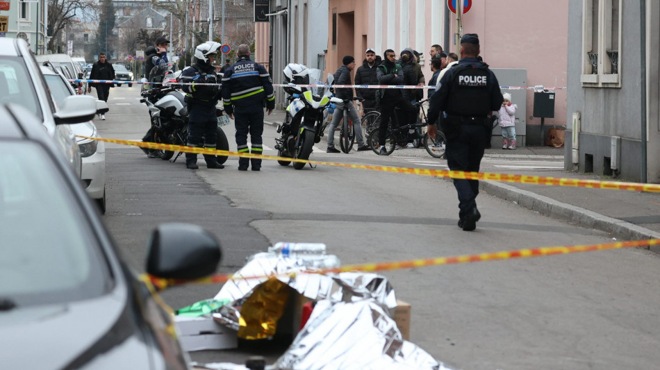 Altri tre arresti per l'attacco con coltello in Francia