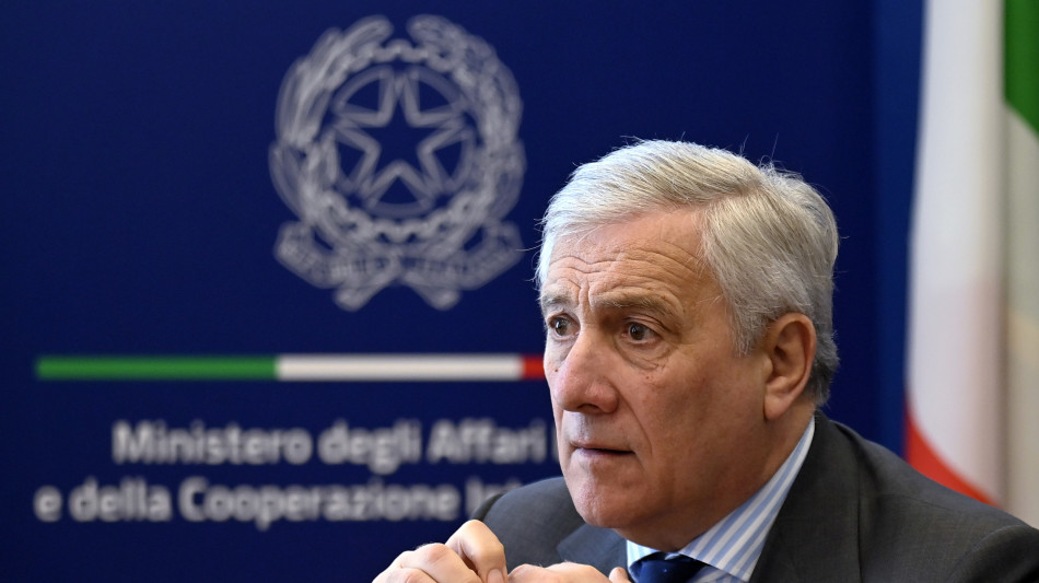 Tajani, per l'auto credo arriveramo a trovare 1 miliardo