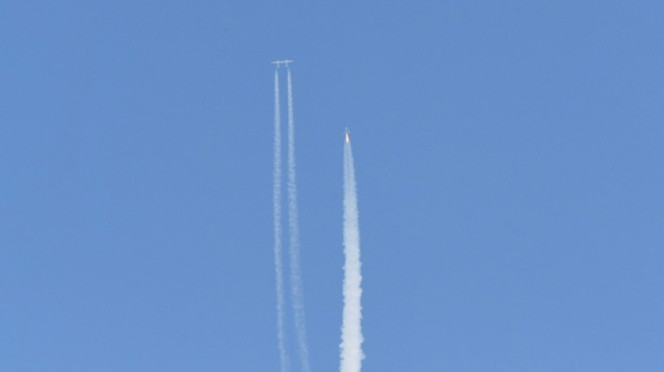 After long wait, Virgin Galactic begins commercial spaceflights