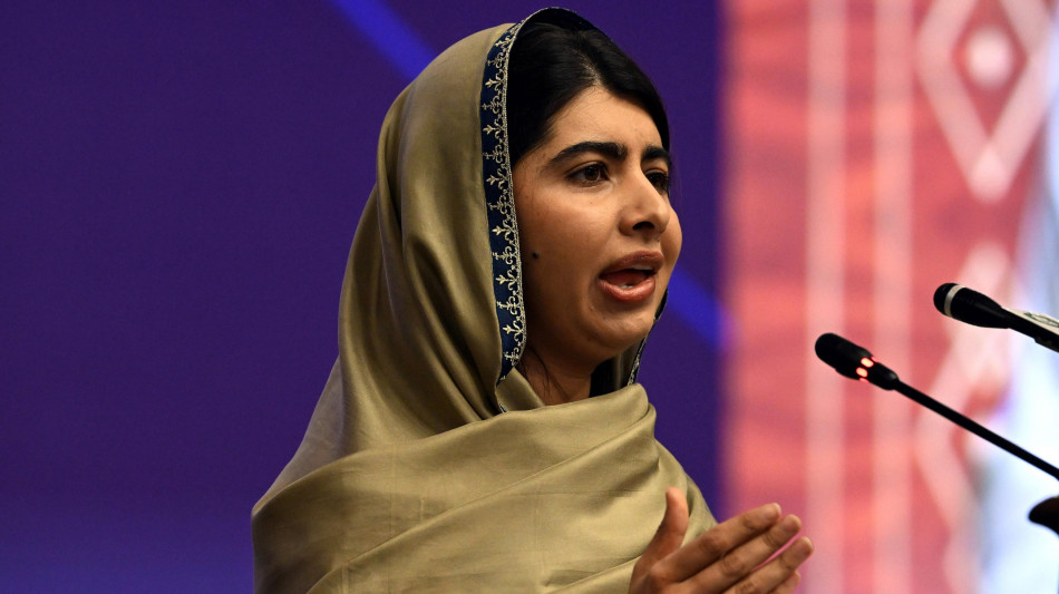 Malala visita il suo villaggio, prima volta da attacco talebano