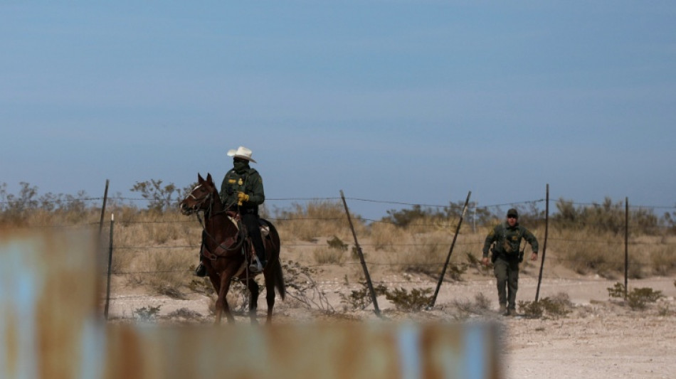 Chefe do Pentágono visita fronteira com México em plena campanha anti-imigração