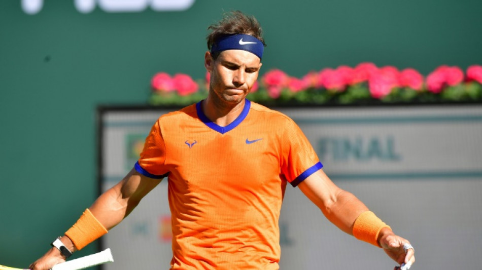 Nadal estará de baja "de 4 a 6 semanas" por una fisura en una costilla