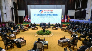 SE Asian summit urges end to Myanmar violence but struggles for solutions