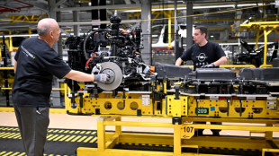 Pour les 125 ans d'Opel, des salariés célèbrent le virage électrique