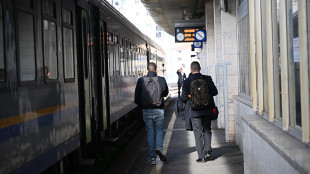 Catena da bici sulla linea dei treni in Veneto, indagini