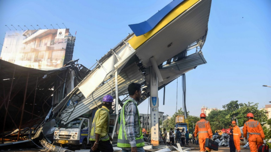 Zahl der Toten nach Einsturz von großer Reklametafel in Mumbai auf 14 gestiegen