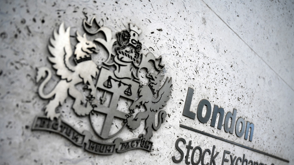 Borsa: l'Europa conclude debole, Londra -0,9%