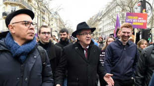 Présidentielle: Mélenchon relance la lutte pour une place en finale