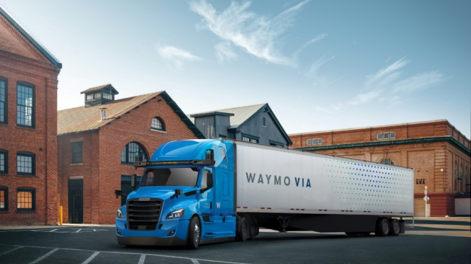 Uber y Waymo hacen equipo para poner a rodar camiones de carga sin conductor en EEUU
