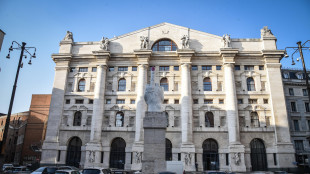 Borsa: Milano positiva (+0,2%), cade Stellantis, corre Moncler