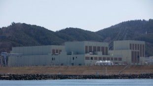 Japão reativa reator nuclear perto da central acidentada de Fukushima