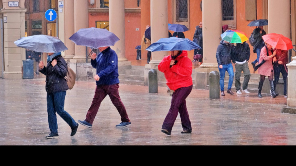 Maltempo, Protezione Civile emette allerta rossa in Sicilia