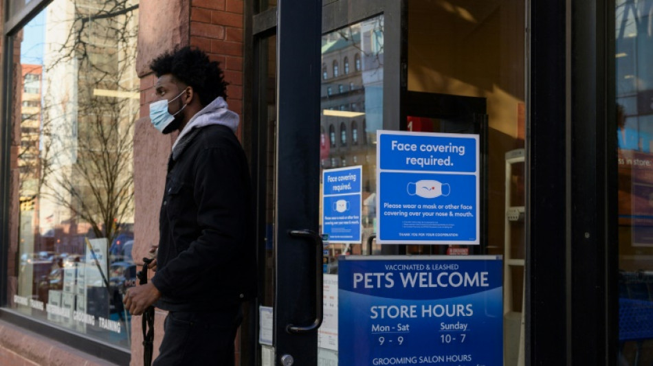 L'Etat de New York fait à son tour tomber le masque