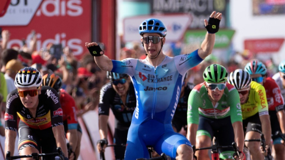 Groves gana la 11ª etapa de la Vuelta, Evenepoel sigue líder y Alaphilippe abandona