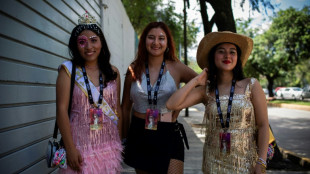 Emocionados, milhares de fãs assistem ao 1º show de Taylor Swift no México