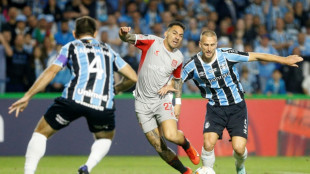 Grêmio empata com Estudiantes (1-1) e passa em 2º do Grupo C da Libertadores