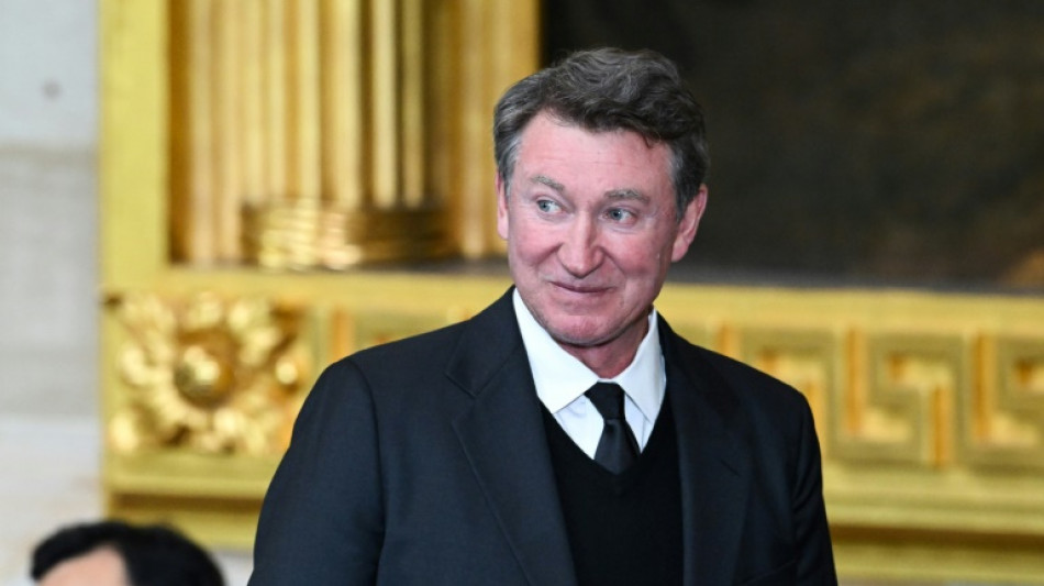 Hockey icon Wayne Gretzky faces backlash in Canada over Trump support