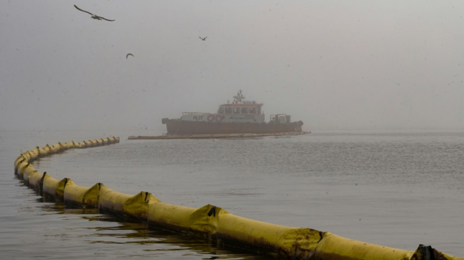 Perú declara "emergencia ambiental" en zona costera afectada por derrame petrolero