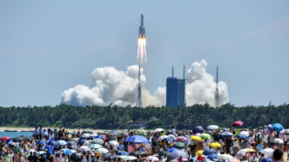 Chinese astronauts set up new lab on space station