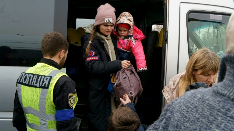 Buses carrying Mariupol residents arrive in Zaporizhzhia