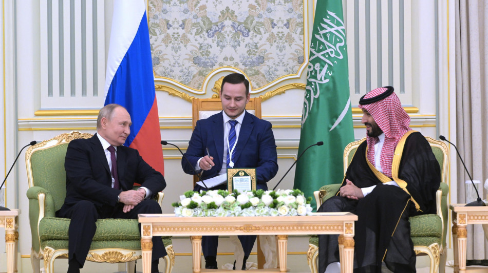 Putin sente bin Salman, al centro rapporti con Usa e Opec