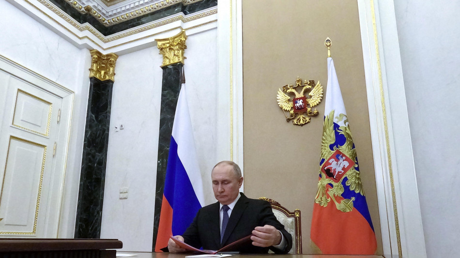 Putin, 'la conferenza in Svizzera fenomeno da baracconi'