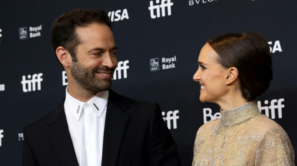 Natalie Portman se divorcia de coreógrafo francês Benjamin Millepied