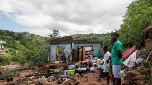 10,000 soldiers in South Africa flood relief effort