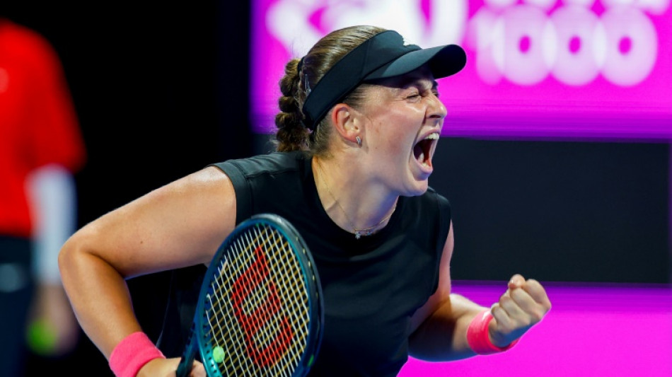 Ostapenko põe fim nas semifinais ao reinado de Swiatek em Doha