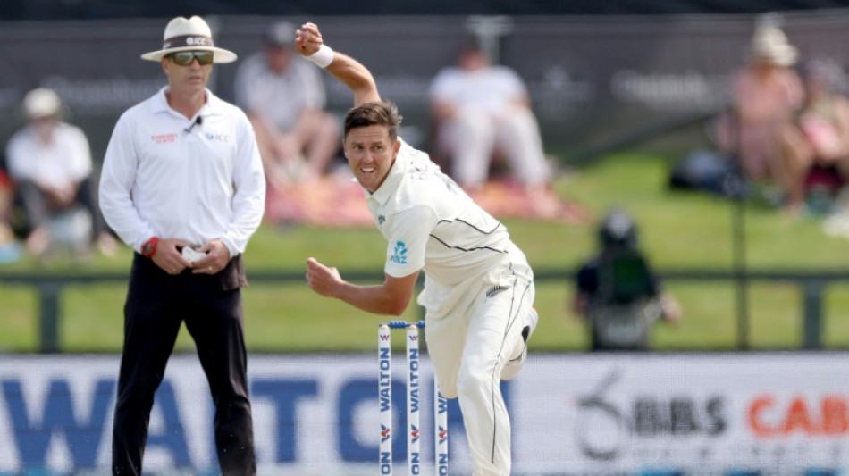 New Zealand include Boult as they bat against England in 1st Test