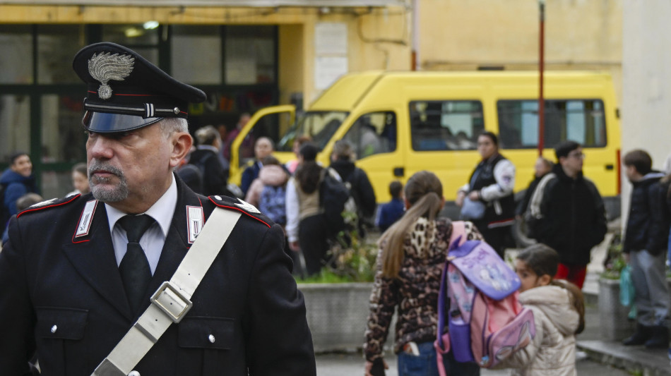 Abusi su alunni, arrestata una prof di sostegno