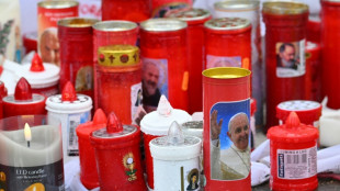 El papa cumple cuatro semanas de hospitalización en estado "estacionario"