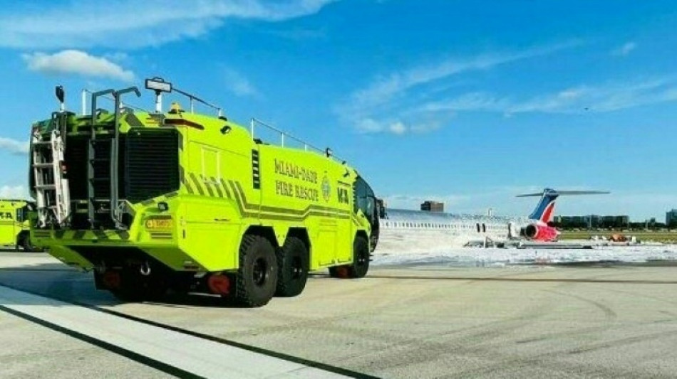 Un avión de pasajeros se incendia al aterrizar en Miami