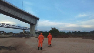 Al menos un muerto y 16 desaparecidos por el derrumbe de un puente en Brasil