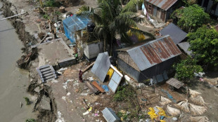 Climate refugees flee as Bangladesh villages washed away