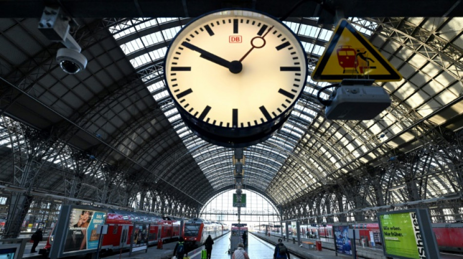 Nach Kritik: Bahn lässt gedruckte Ankunftspläne in Bahnhöfen hängen 