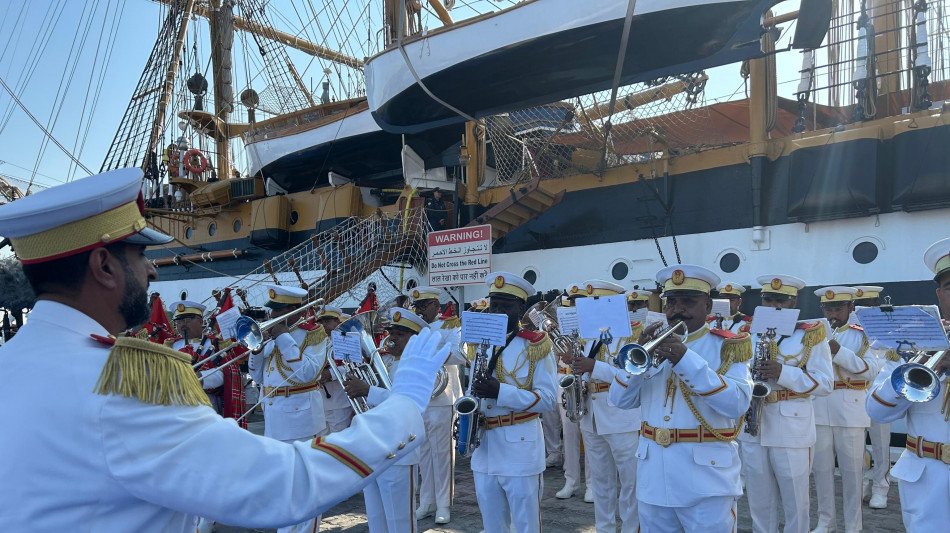 Abu Dhabi accoglie l'Amerigo Vespucci, al via la 31/ma tappa