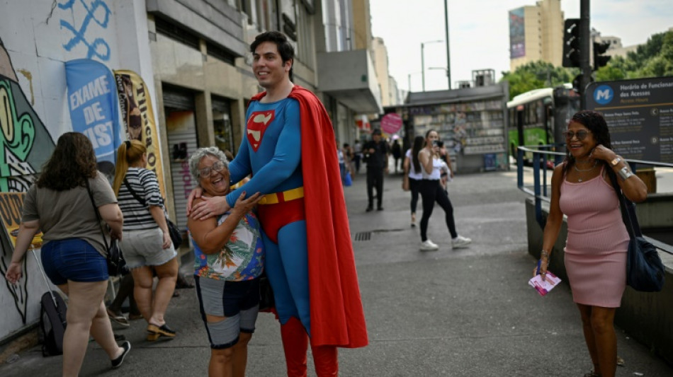 Un 'Clark Kent' brasileño se vuelve un inesperado superhéroe