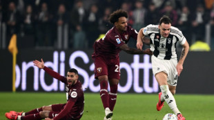 Juventus win derby to move into top three, AC Milan held in thriller