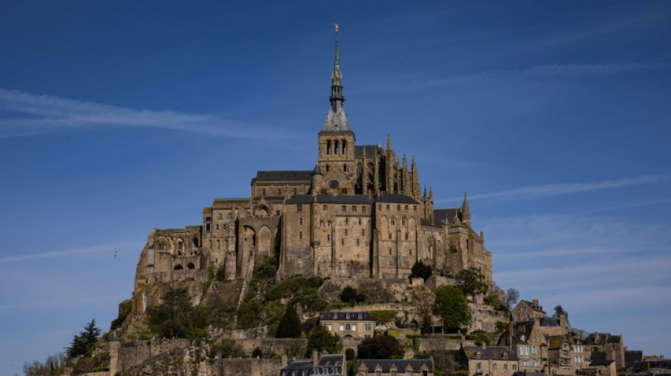 Macron lundi au Mont Saint-Michel, symbole de "résilience"