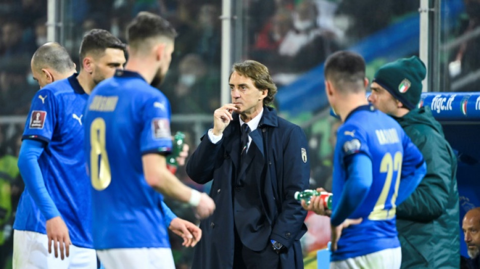 El naufragio de Italia siembra dudas sobre Roberto Mancini