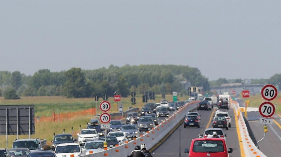 Incidente A4, coinvolte molte auto, una decina di feriti