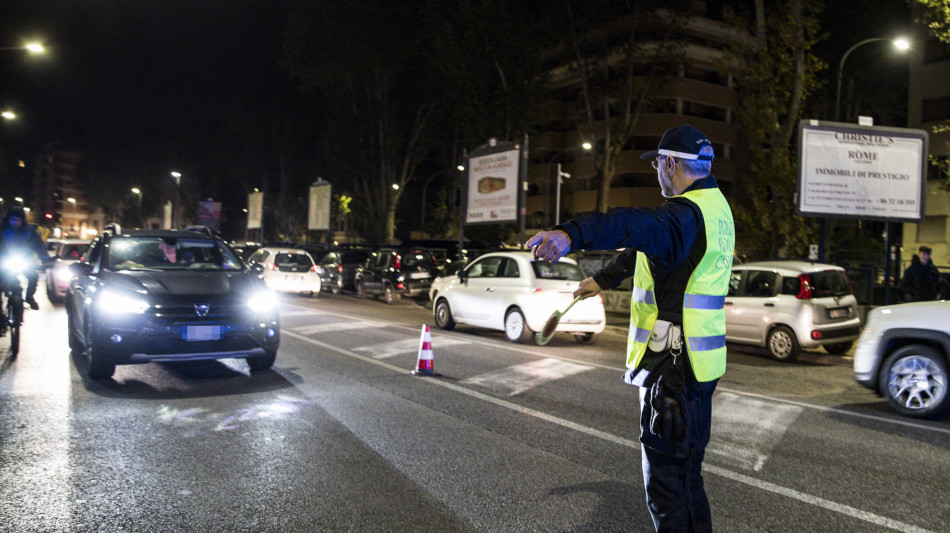 Travolto e ucciso da auto davanti villa Borghese a Roma