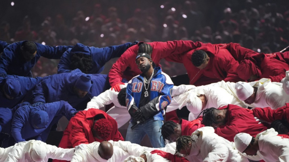 Kendrick Lamar met le hip hop au coeur du Super Bowl et de l'Amérique, sans épargner Drake
