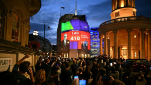 Labour erzielt laut Nachwahlbefragungen Erdrutschsieg bei britischer Unterhaus-Wahl