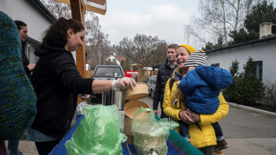 Ukrainian refugees cook up a storm at Czech campsite