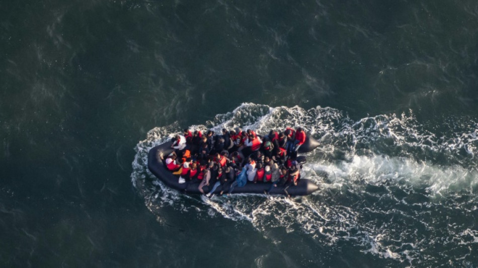 Tres migrantes mueren al intentar cruzar clandestinamente el canal de la Mancha