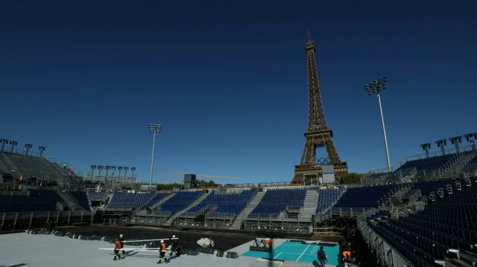 JO: au pied de la tour Eiffel, comment faire disparaître un stade en huit semaines