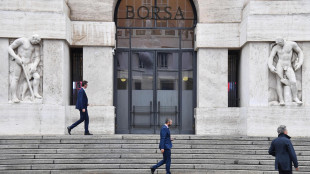 Borsa: Milano -1% con Stellantis, Iveco, Stm, corre Leonardo